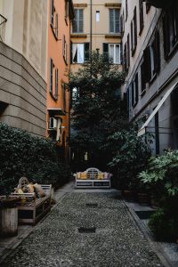 Caminos de encanto como una alternativa de decoración de patios pequeños.